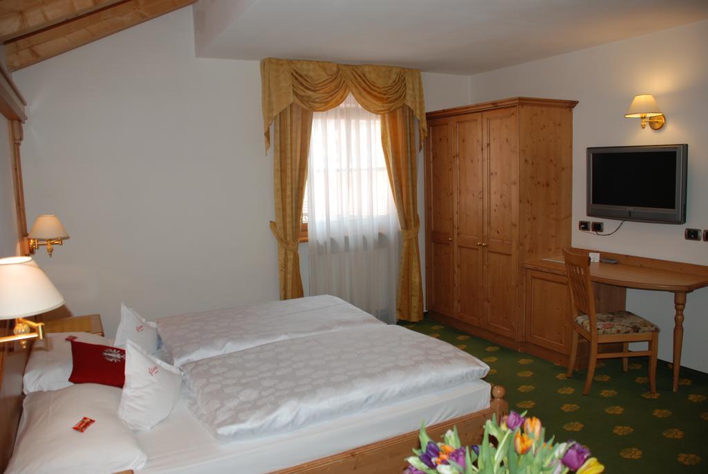 Hotel Flora Sëlva Kamer foto