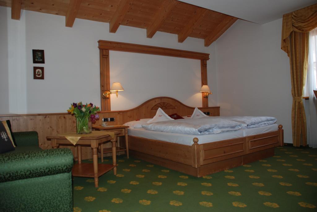 Hotel Flora Sëlva Kamer foto
