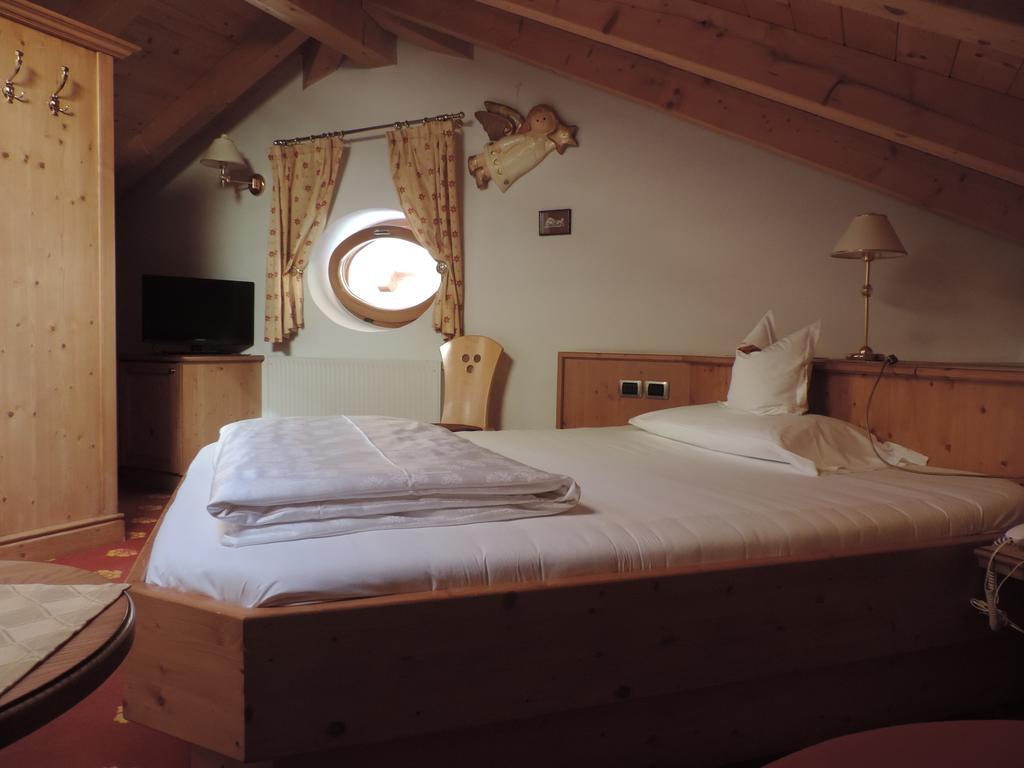 Hotel Flora Sëlva Kamer foto