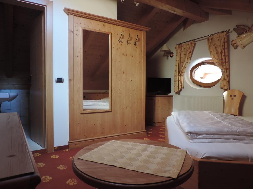 Hotel Flora Sëlva Kamer foto