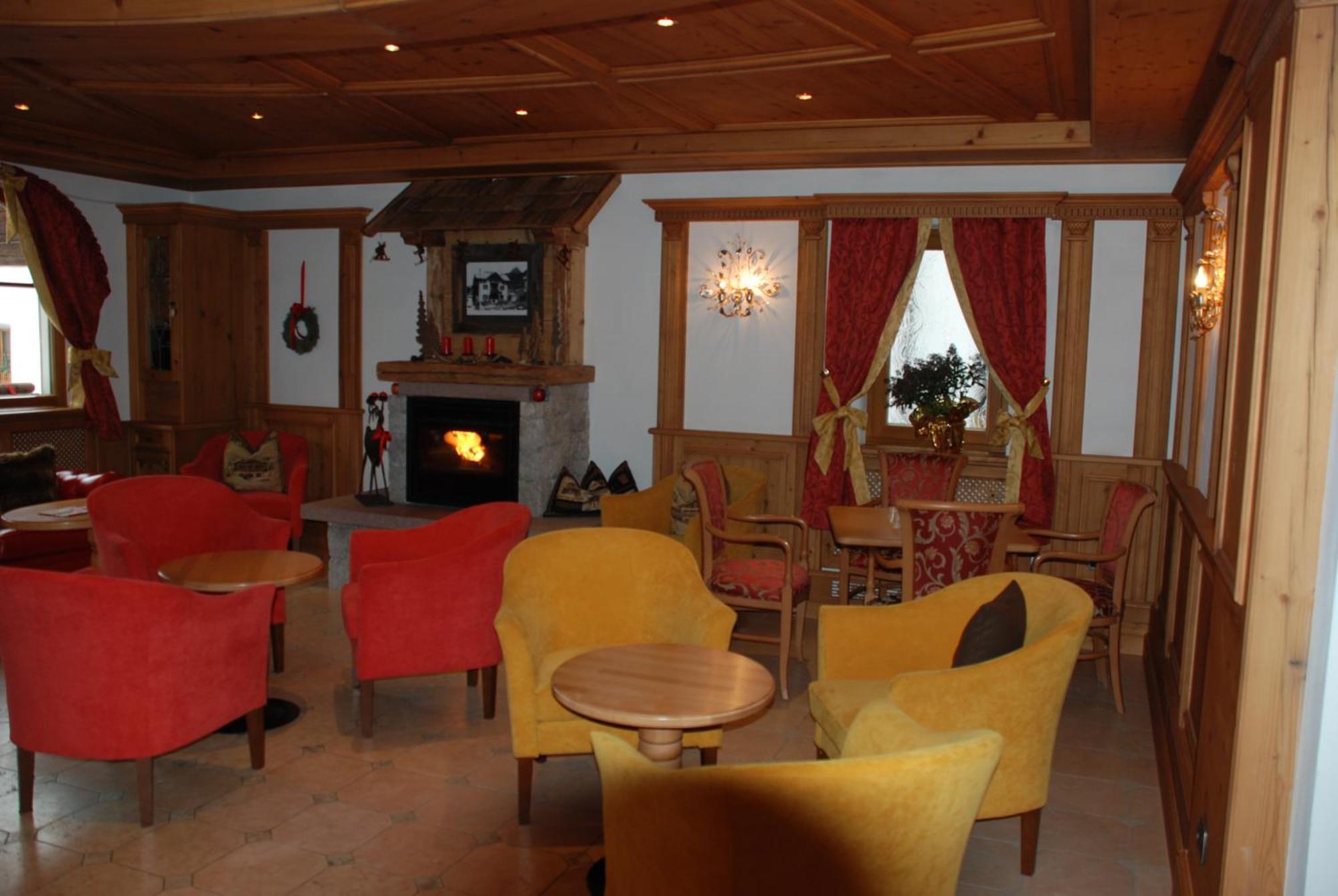 Hotel Flora Sëlva Buitenkant foto